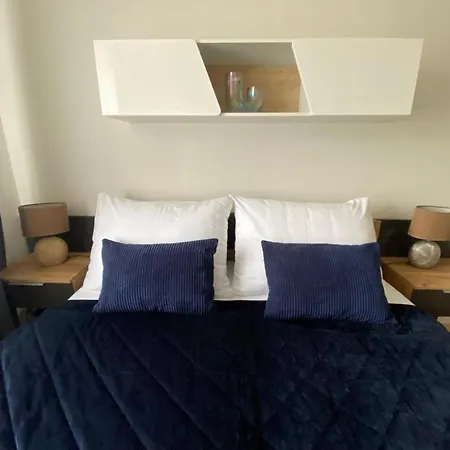 Spacy Modern Near Hockey Stadium Apartamento