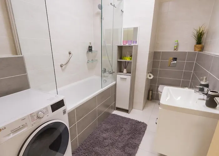 Spacy Modern Near Hockey Stadium *