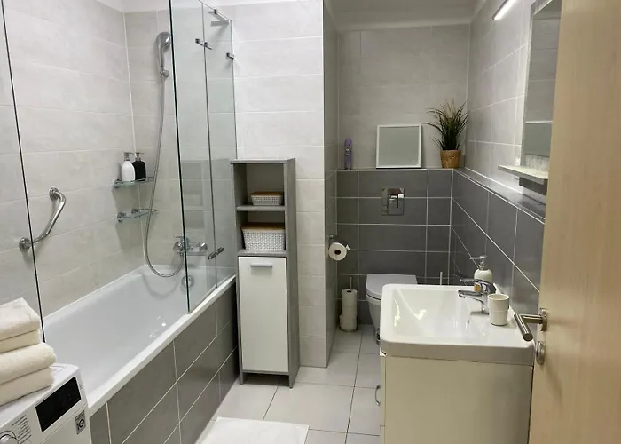 Apartament Spacy Modern Near Hockey Stadium